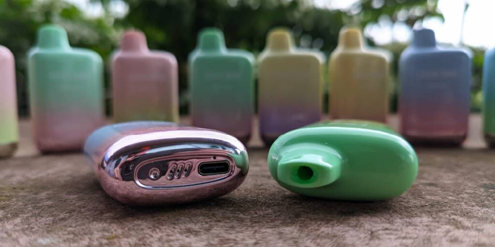 Geek Bar Meloso Mini Disposable Vape Review: Compact Size, Big Flavor